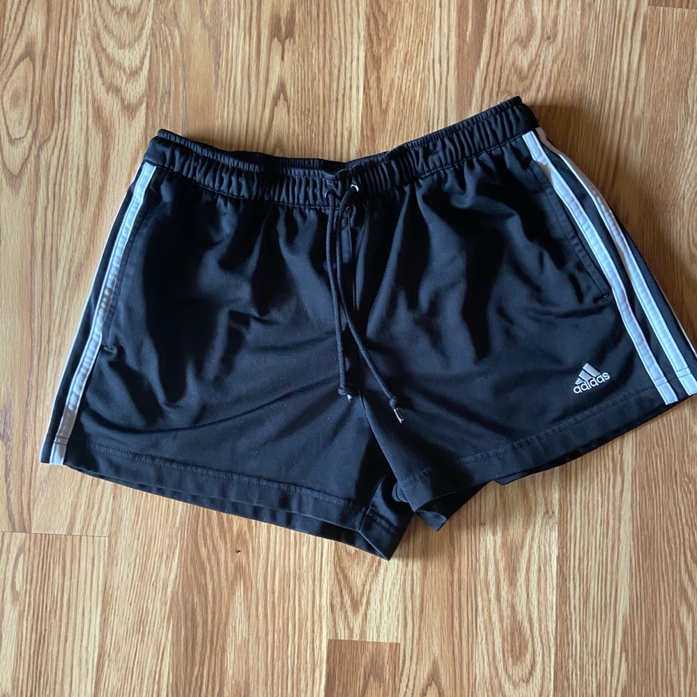 Very comfortable shorts by adidas !!